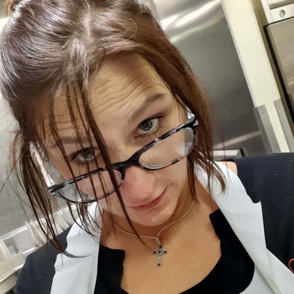 Meet your Posher, Elizbeth
